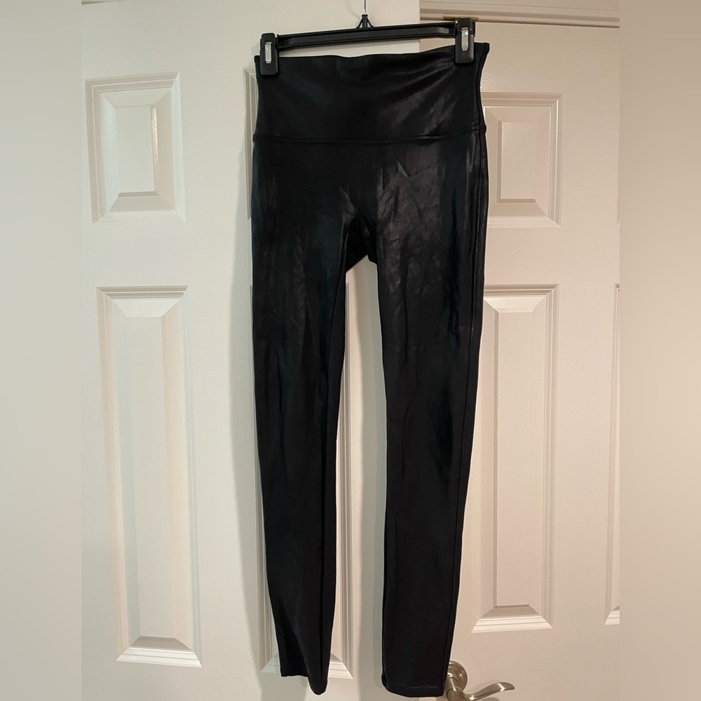 SPANX Faux Leather Leggings Size Medium EUC - Picture 5 of 7